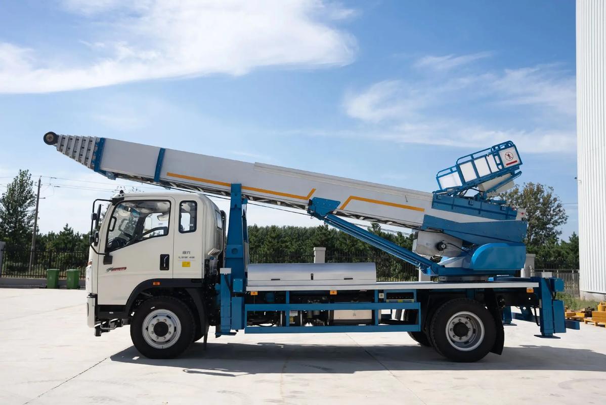 广昌县云梯上料车租赁费用