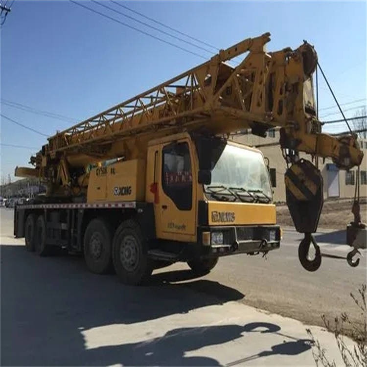 广昌县吊车吊挖机的正确办法